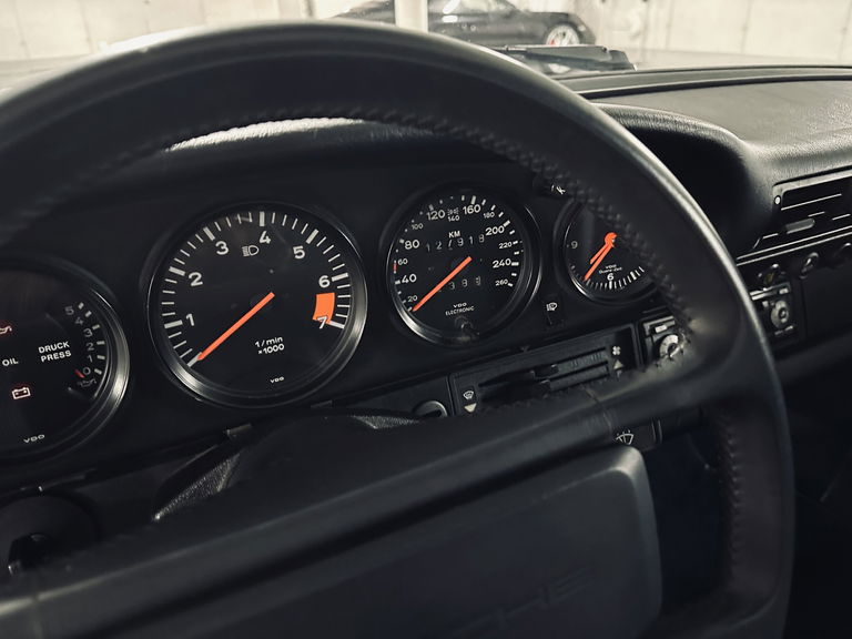 Porsche 911 Carrera 3.2 (KAT)