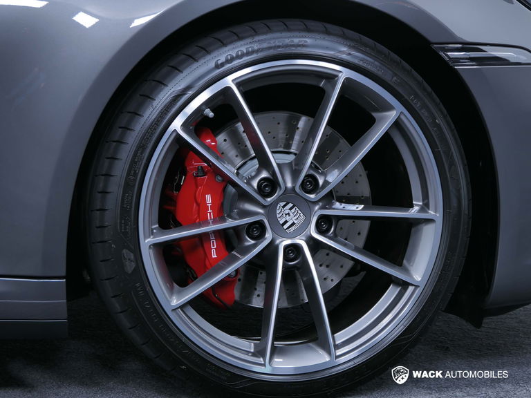 Porsche 992 Carrera 4S