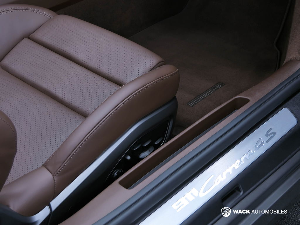 Porsche 992 Carrera 4S