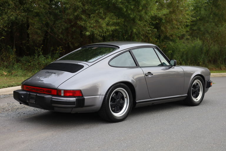 Porsche 911 Carrera 3.2 (US)