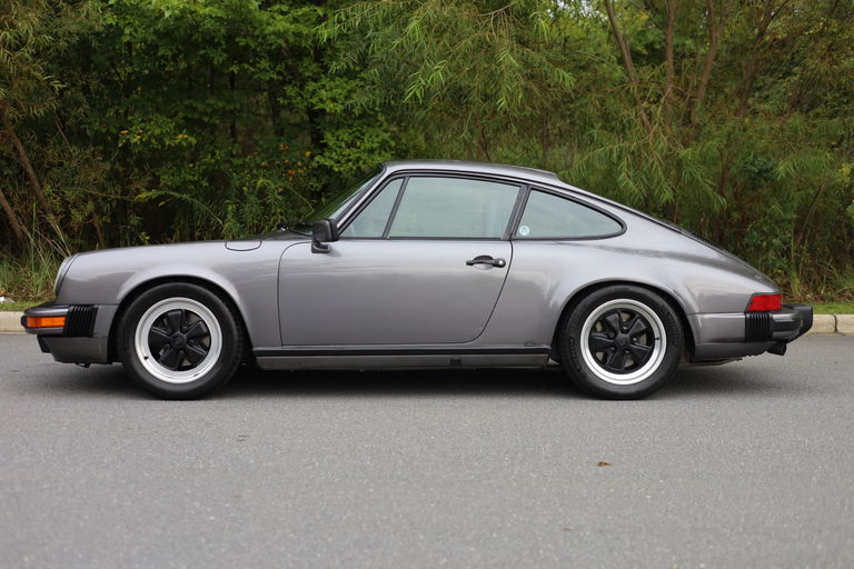 Porsche 911 Carrera 3.2 (US)