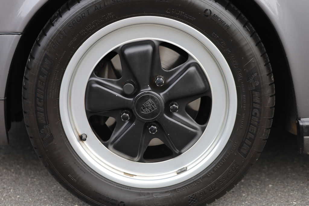 Porsche 911 Carrera 3.2 (US)