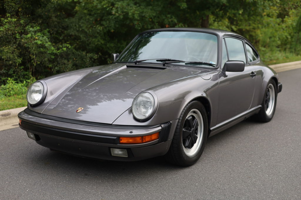 Porsche 911 Carrera 3.2 (US)