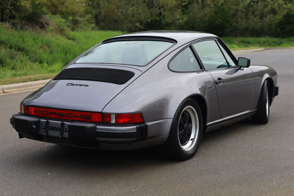 Porsche 911 Carrera 3.2 (US)