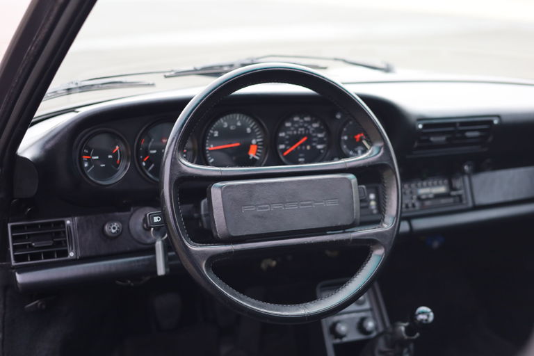 Porsche 911 Carrera 3.2 (US)