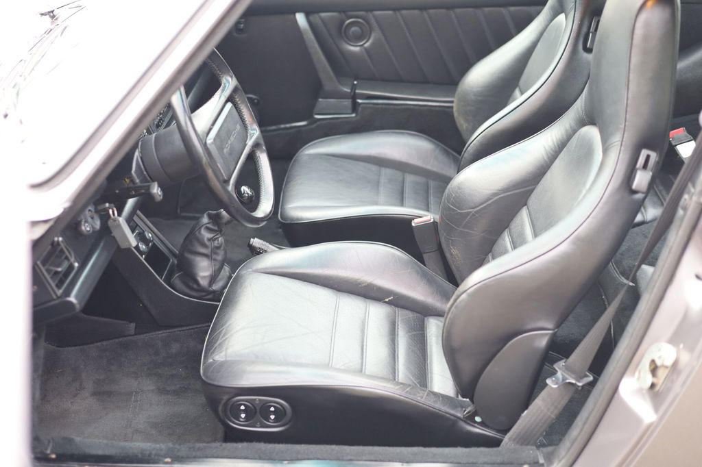 Porsche 911 Carrera 3.2 (US)