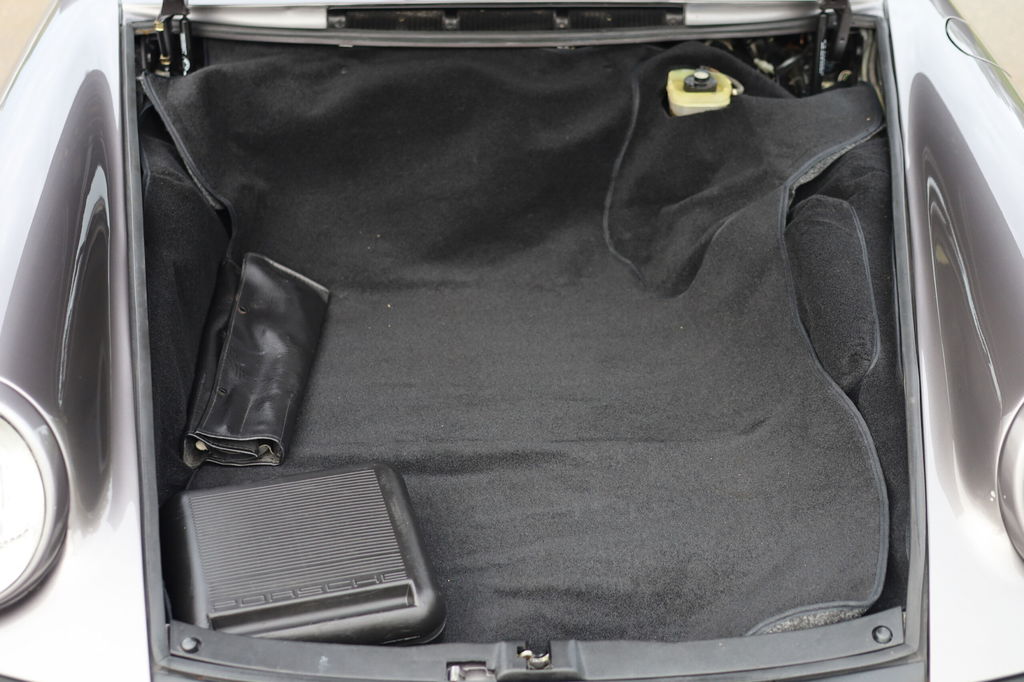 Porsche 911 Carrera 3.2 (US)