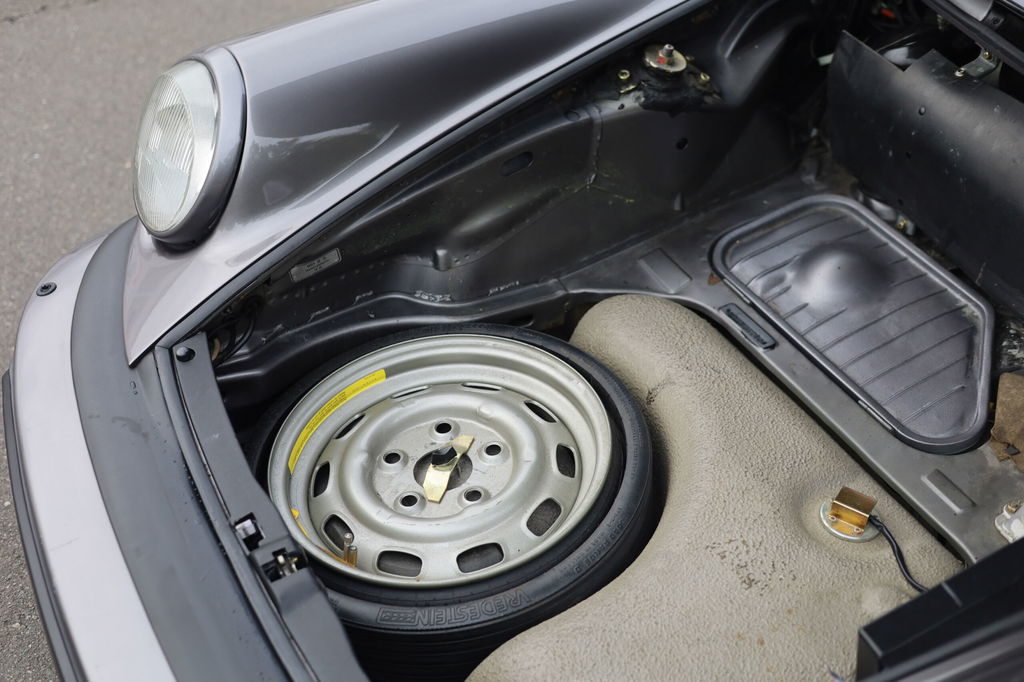 Porsche 911 Carrera 3.2 (US)