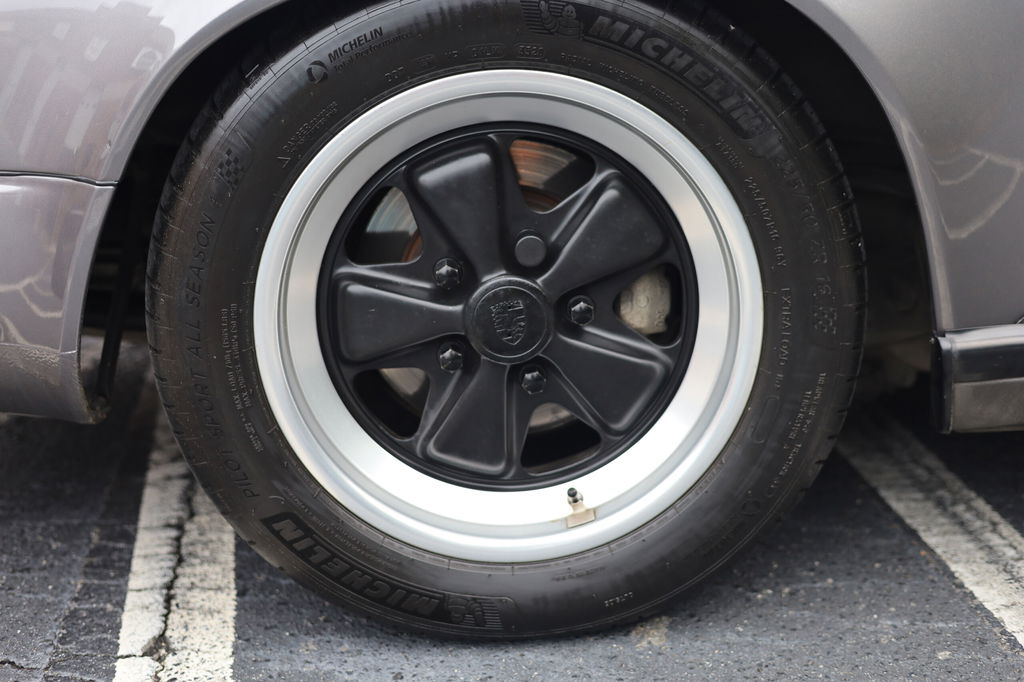 Porsche 911 Carrera 3.2 (US)