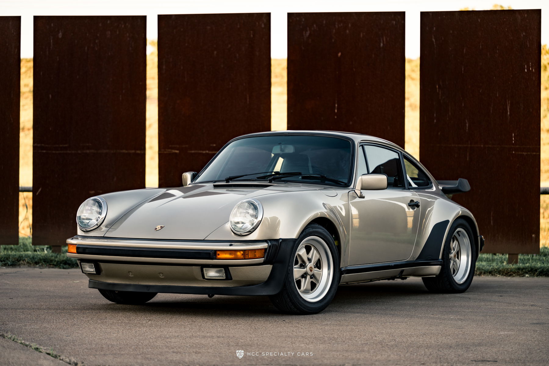 Porsche 911 Carrera 3.2 WTL 1985 - elferspot.com