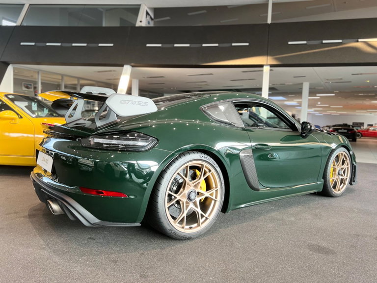 Porsche 718 Cayman GT4 RS