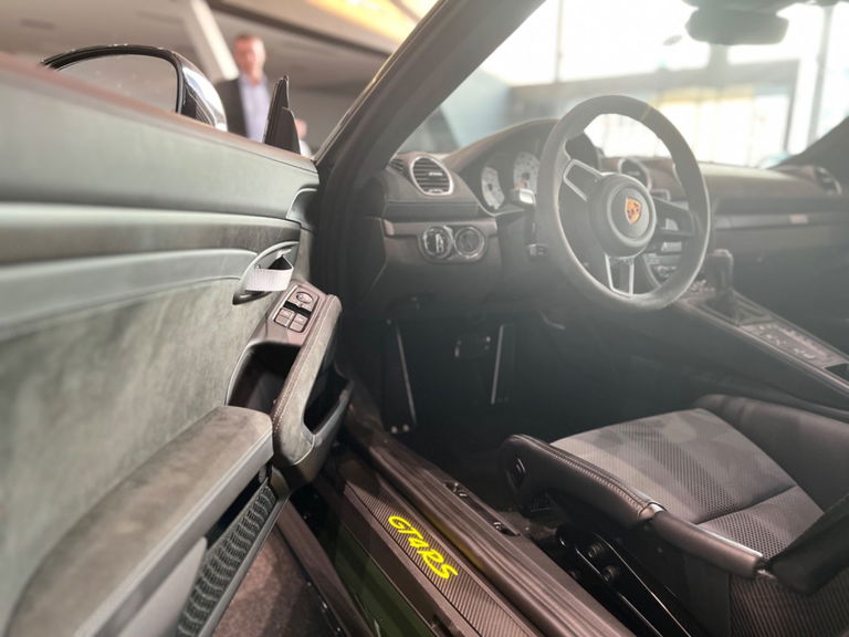 Porsche 718 Cayman GT4 RS