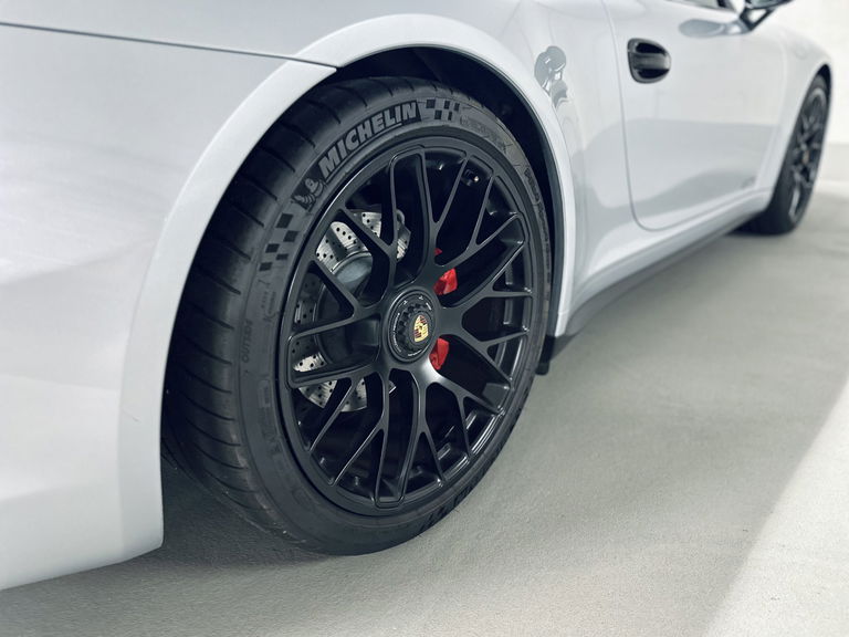 Porsche 991 Carrera GTS