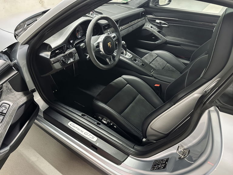Porsche 991 Carrera GTS