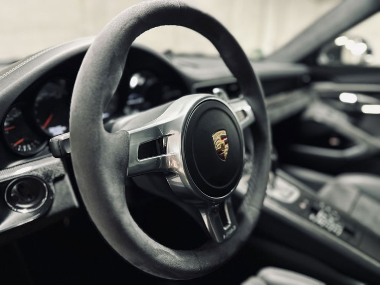 Porsche 991 Carrera GTS