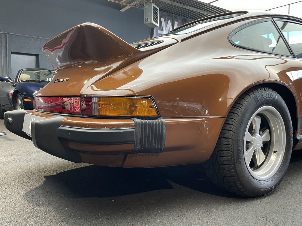 Porsche 911 Carrera (US)