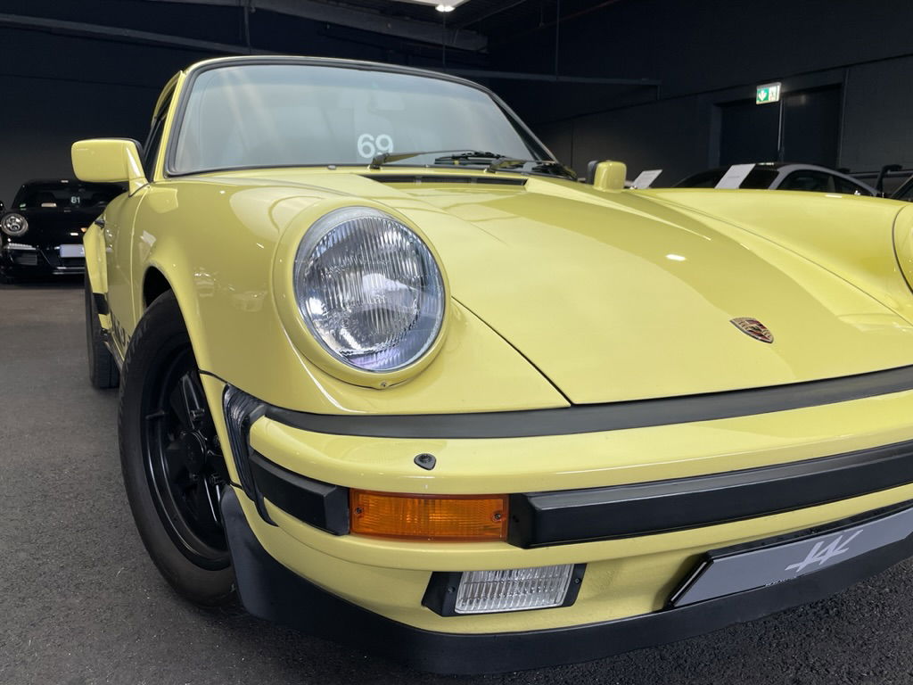 Porsche 911 Carrera 3.2 (US)