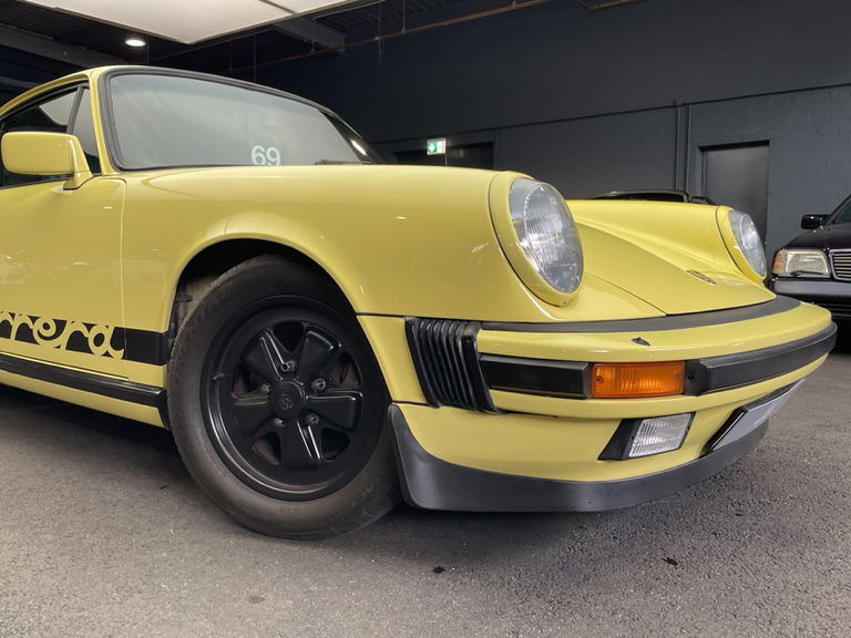 Porsche 911 Carrera 3.2 (US)