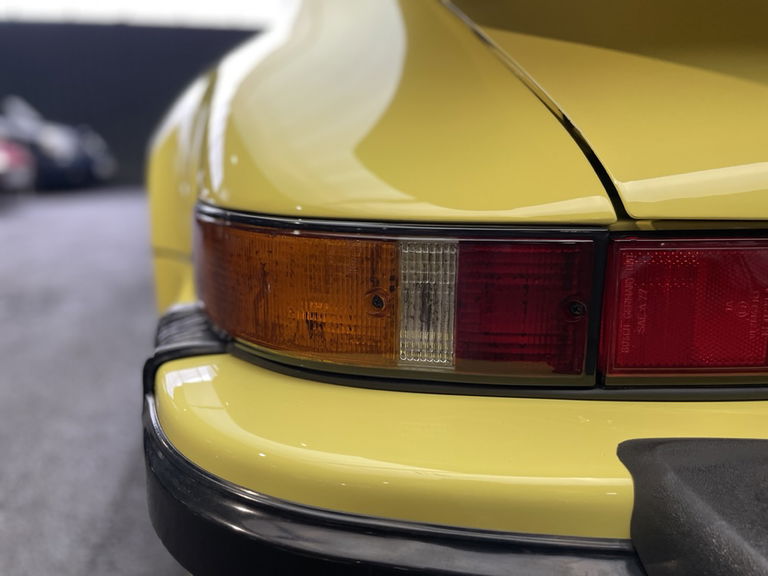 Porsche 911 Carrera 3.2 (US)