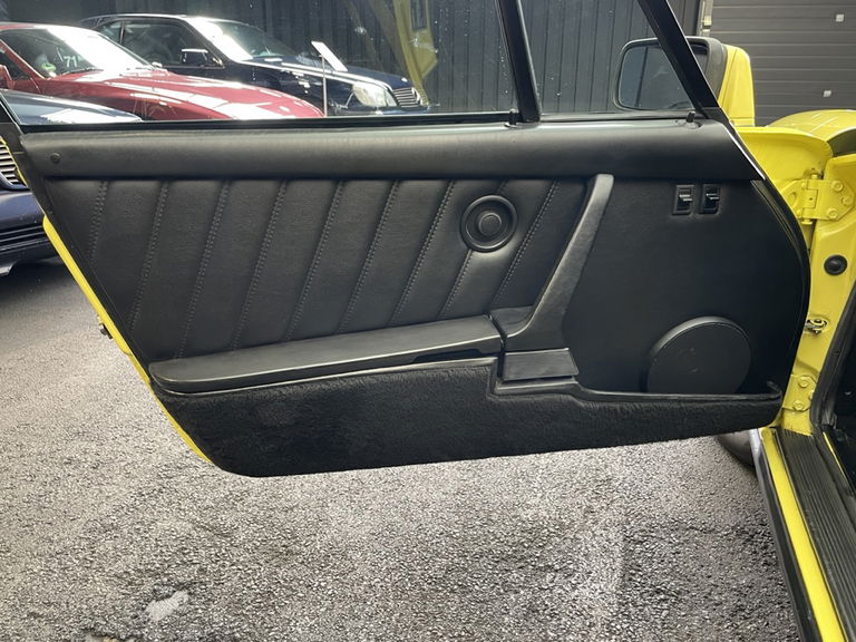 Porsche 911 Carrera 3.2 (US)