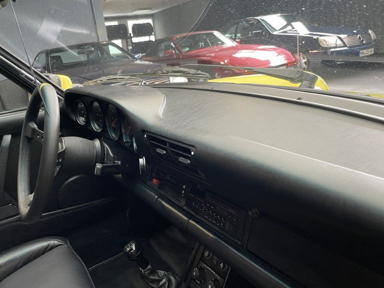 Porsche 911 Carrera 3.2 (US)