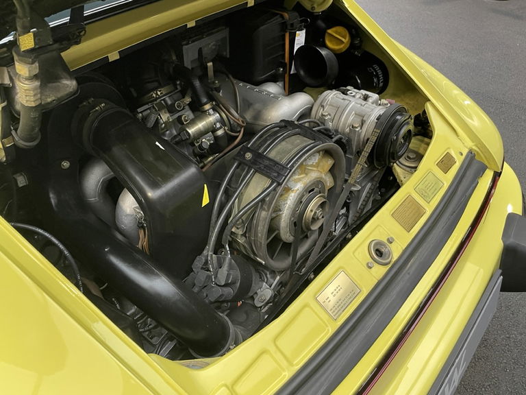 Porsche 911 Carrera 3.2 (US)