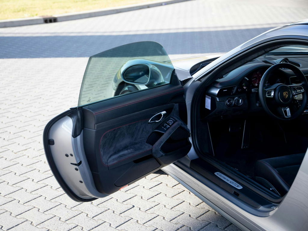 Porsche 991.2 Carrera GTS