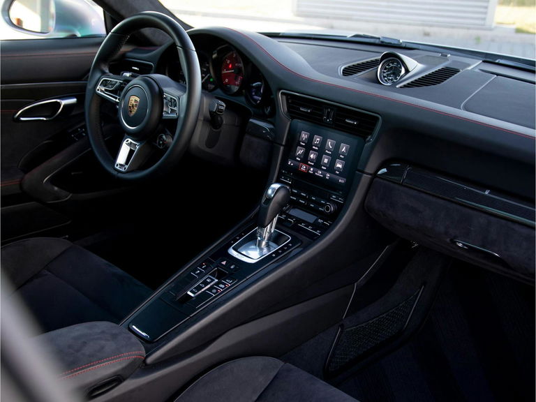 Porsche 991.2 Carrera GTS