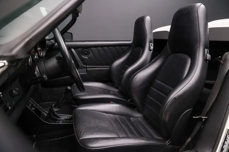 Porsche 911 Carrera 3.2 Speedster (US)