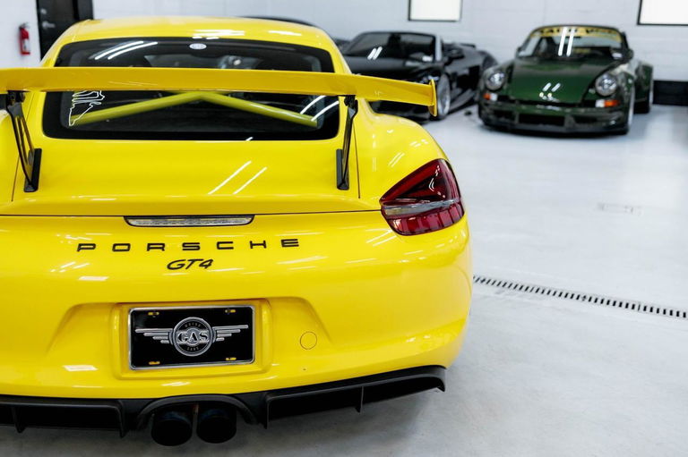 Porsche 981 Cayman GT4