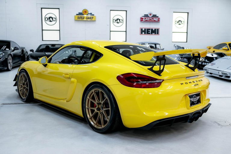 Porsche 981 Cayman GT4