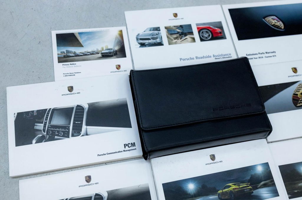 Porsche 981 Cayman GT4