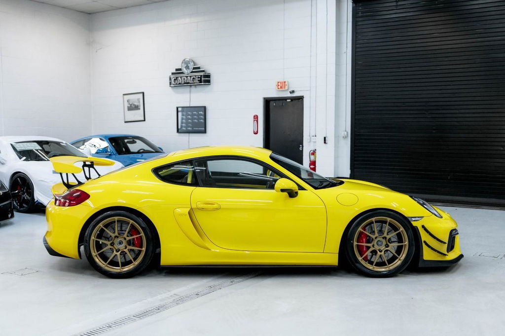 Porsche 981 Cayman GT4