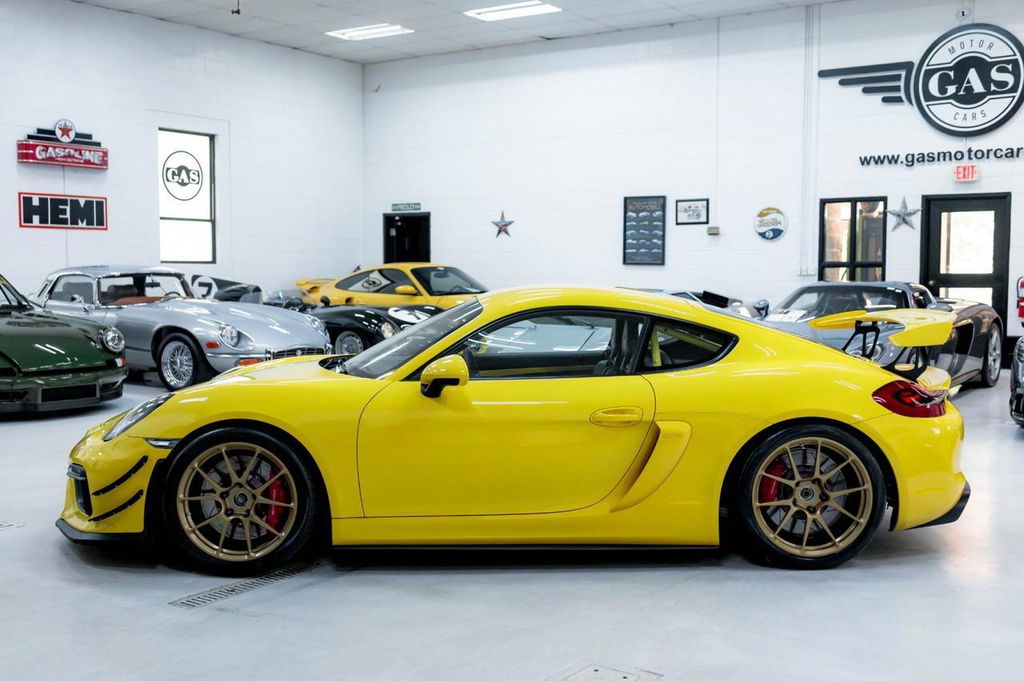 Porsche 981 Cayman GT4