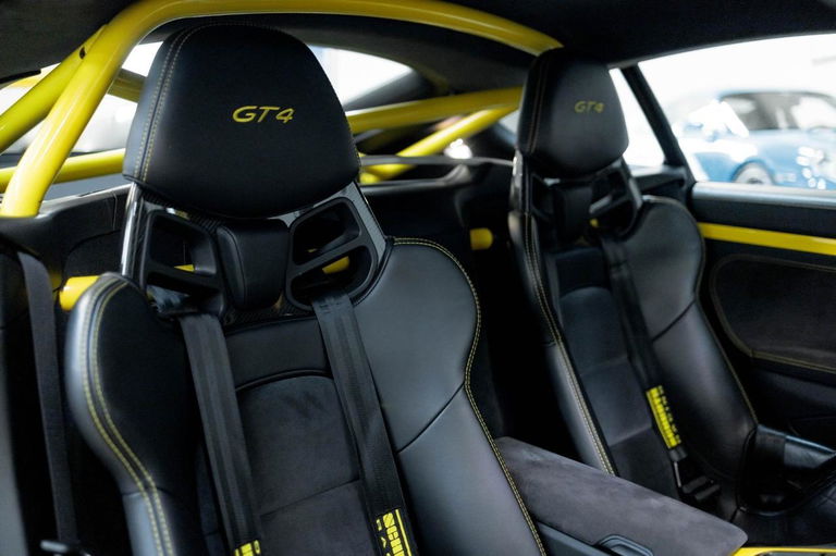 Porsche 981 Cayman GT4