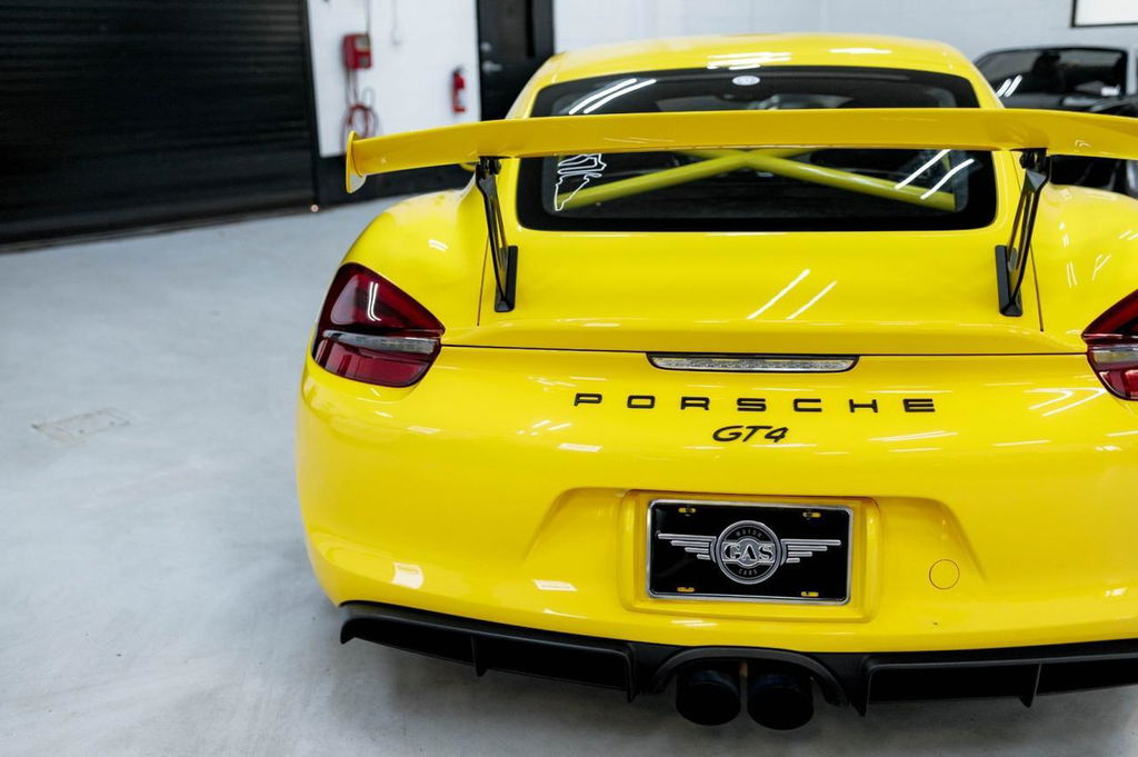 Porsche 981 Cayman GT4