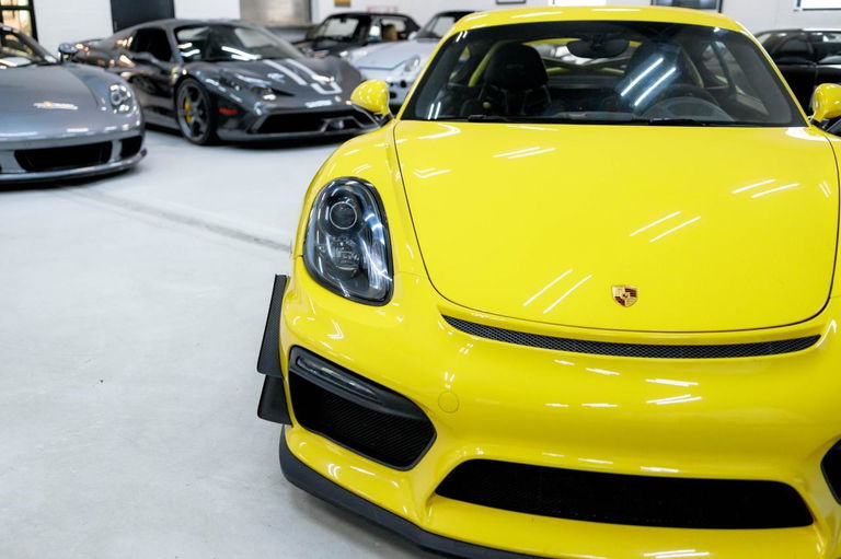 Porsche 981 Cayman GT4