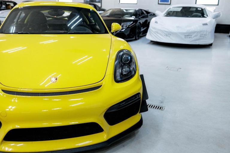 Porsche 981 Cayman GT4