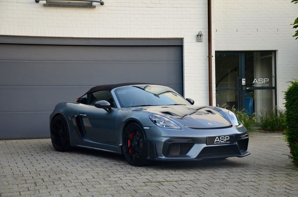 Porsche 718 Spyder RS