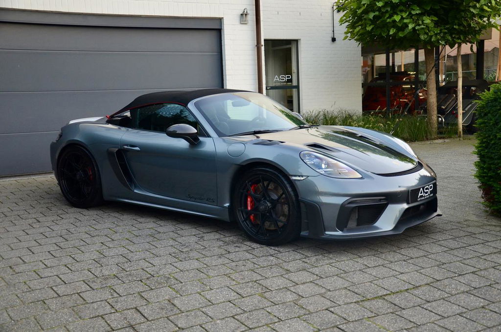 Porsche 718 Spyder RS