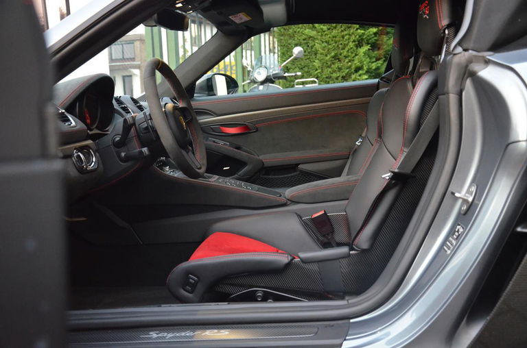 Porsche 718 Spyder RS