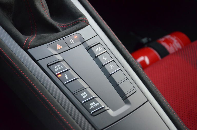 Porsche 718 Spyder RS