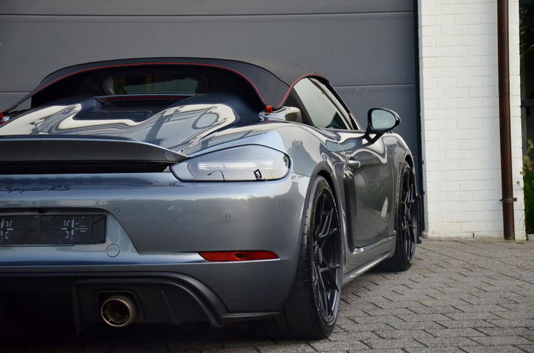 Porsche 718 Spyder RS