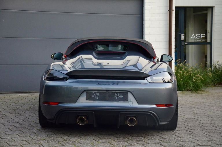Porsche 718 Spyder RS
