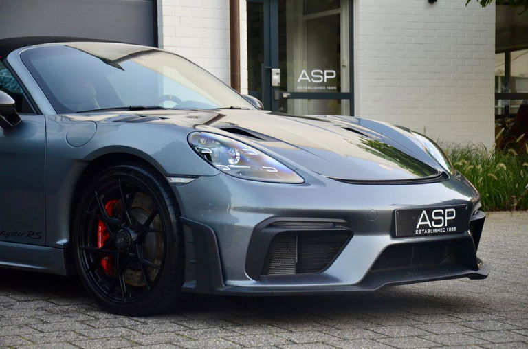Porsche 718 Spyder RS
