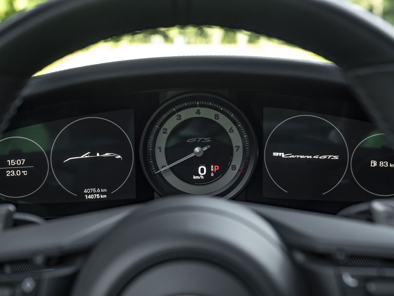 Porsche 992 Carrera 4 GTS