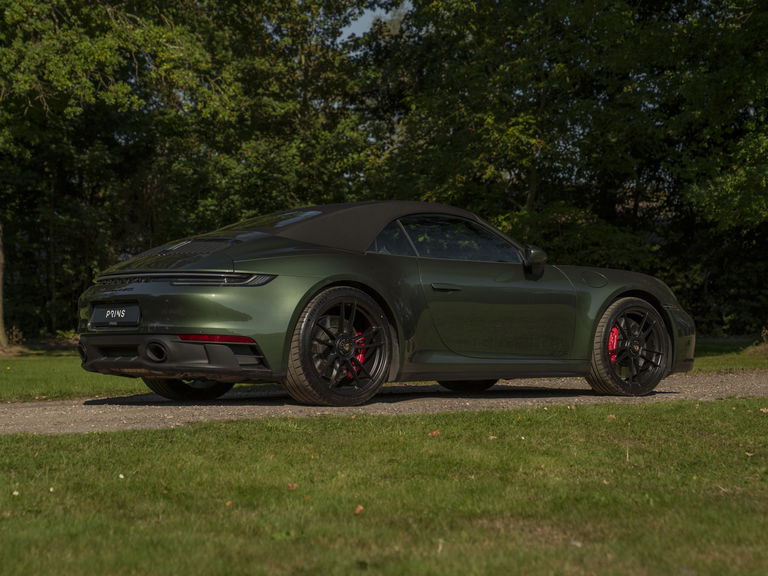 Porsche 992 Carrera 4 GTS