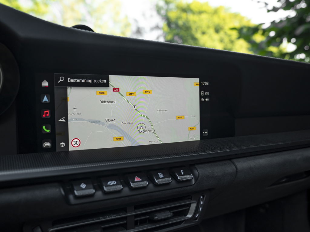 Porsche 992 Carrera 4 GTS