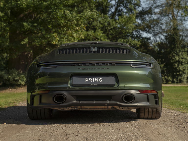 Porsche 992 Carrera 4 GTS