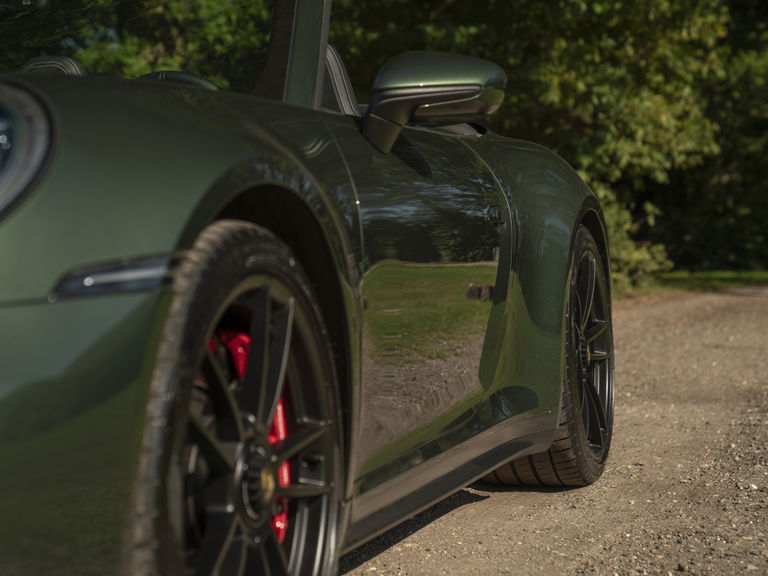 Porsche 992 Carrera 4 GTS